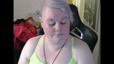Snapshot of misslj90 chatting on 22, 4, 2026 misslj90 online show from 22, 4, 2026