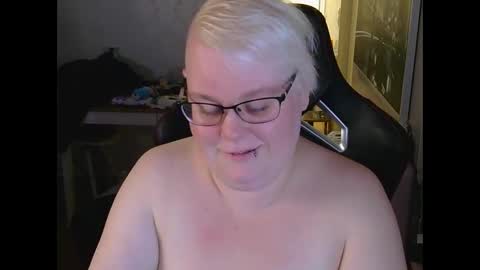 Snapshot of misslj90 chatting on 1, 6, 2026 misslj90 online show from 1, 6, 2026