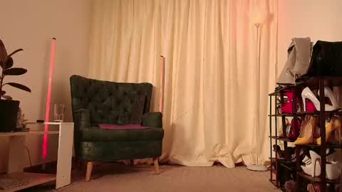 Im Valentina  online show from 3, 6, 2026