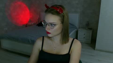 OneGoddess online show from 26, 10, 2025