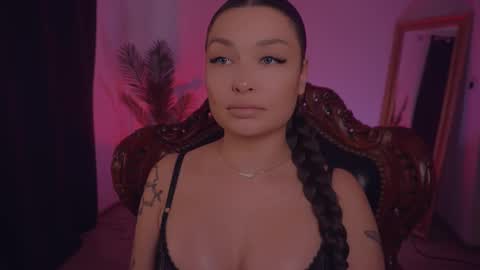 LUXXANDRA online show from 26, 2, 2025