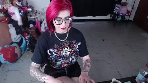 Miss Mia online show from 12, 2, 2025