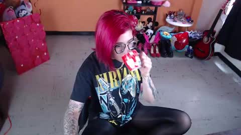 Miss Mia online show from 5, 3, 2025