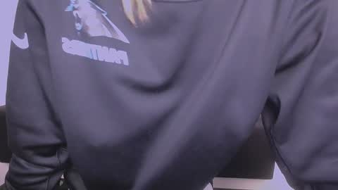 Snapshot of missoliviaa_ chatting on 3, 12, 2024 Olivia online show from 3, 12, 2024