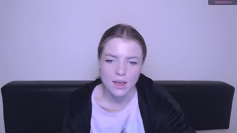 Snapshot of missoliviaa_ chatting on 16, 12, 2024 Olivia online show from 16, 12, 2024