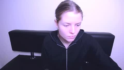 Snapshot of missoliviaa_ chatting on 4, 2, 2025 Olivia online show from 4, 2, 2025