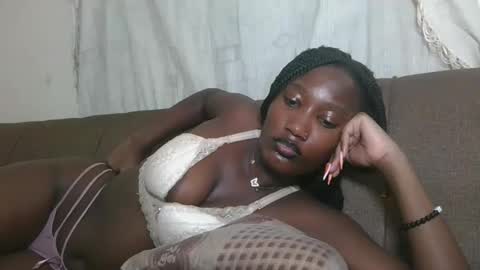 Snapshot of missprettygal chatting on 30, 10, 2025 pretty gal online show from 30, 10, 2025