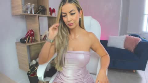 Snapshot of missrhodes1 chatting on 8, 3, 2025 Miss Rhodes online show from 8, 3, 2025