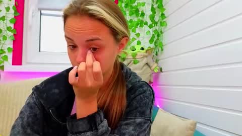 . online show from 21, 9, 2025