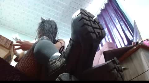 Snapshot of misssam28 chatting on 7, 10, 2025 TELL ME MISS online show from 7, 10, 2025