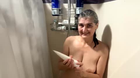 Miss Spooky Silverstacker online show from 27, 2, 2025