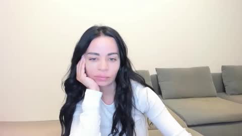 Snapshot of missthalia86 chatting on 18, 12, 2025 MissAlenna online show from 18, 12, 2025