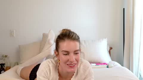 MissThea online show from 3, 1, 2025