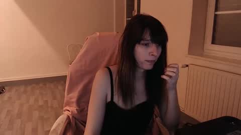 Snapshot of missthon chatting on 12, 1, 2025 missthon online show from 12, 1, 2025