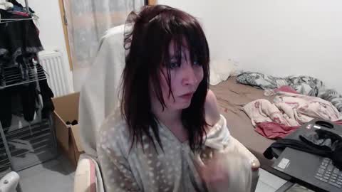 Snapshot of missthon chatting on 13, 11, 2025 missthon online show from 13, 11, 2025