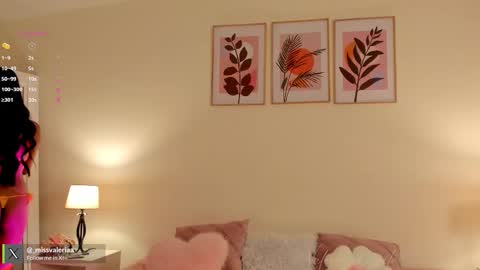 Valeria Davila online show from 3, 2, 2026