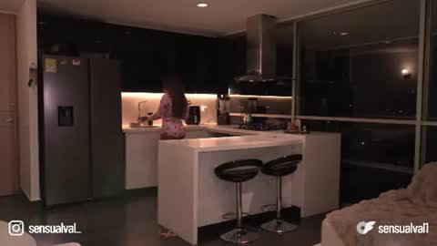 Snapshot of missvalery_1 chatting on 9, 7, 2026 OF online show from 9, 7, 2026