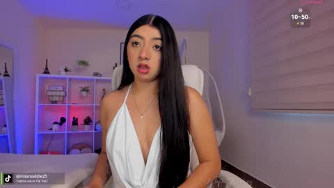 Snapshot of missvancouver_ chatting on 29, 10, 2025 Mafe Jimenez online show from 29, 10, 2025
