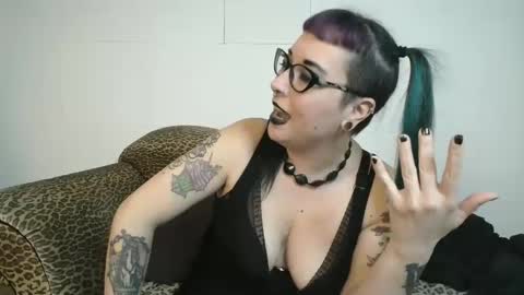 Snapshot of missy_dee chatting on 5, 2, 2025 Missy Dee online show from 5, 2, 2025