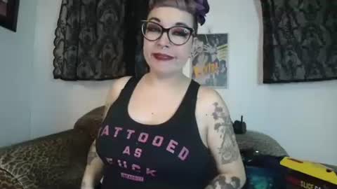 Snapshot of missy_dee chatting on 27, 11, 2025 Missy Dee online show from 27, 11, 2025