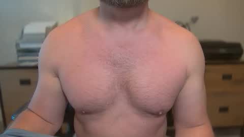 Snapshot of mister_dilf chatting on 26, 5, 2026 MISTER DILF online show from 26, 5, 2026