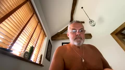 Snapshot of misterblivs chatting on 26, 7, 2026 Misterblivs online show from 26, 7, 2026