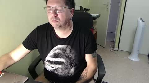 Snapshot of mistercoeur1 chatting on 15, 11, 2025 mistercoeur online show from 15, 11, 2025