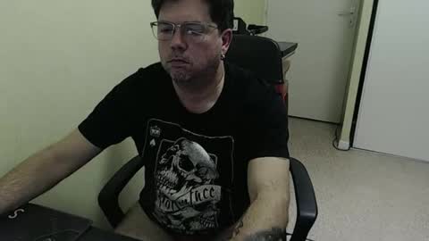 Snapshot of mistercoeur1 chatting on 25, 11, 2025 mistercoeur online show from 25, 11, 2025