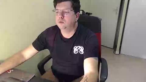 Snapshot of mistercoeur1 chatting on 4, 12, 2025 mistercoeur online show from 4, 12, 2025