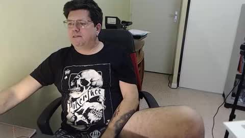 Snapshot of mistercoeur1 chatting on 15, 12, 2025 mistercoeur online show from 15, 12, 2025