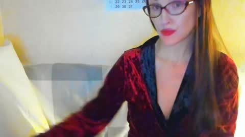 Snapshot of mistress_ass chatting on 19, 11, 2025 Victoria Eden online show from 19, 11, 2025