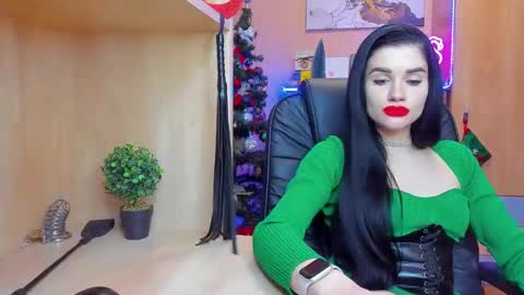 Snapshot of mistress_kristi chatting on 6, 12, 2024 Mistress Kristi online show from 6, 12, 2024