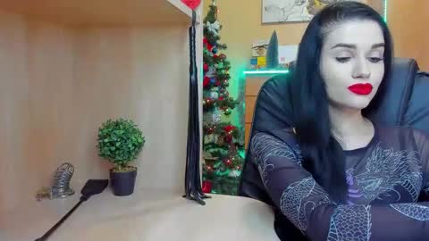 Snapshot of mistress_kristi chatting on 10, 12, 2024 Mistress Kristi online show from 10, 12, 2024
