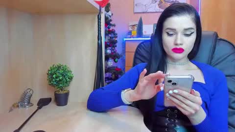Snapshot of mistress_kristi chatting on 12, 12, 2024 Mistress Kristi online show from 12, 12, 2024