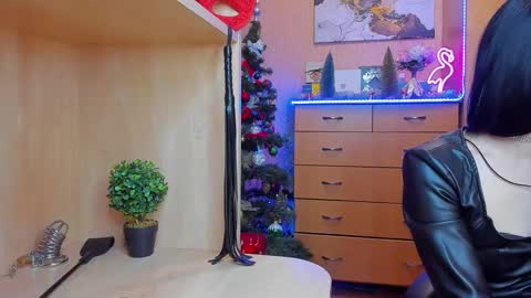 Snapshot of mistress_kristi chatting on 24, 12, 2024 Mistress Kristi online show from 24, 12, 2024