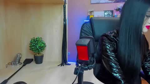 Snapshot of mistress_kristi chatting on 20, 1, 2025 Mistress Kristi online show from 20, 1, 2025