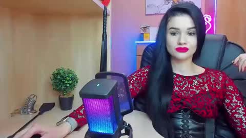 Snapshot of mistress_kristi chatting on 8, 2, 2025 Mistress Kristi online show from 8, 2, 2025