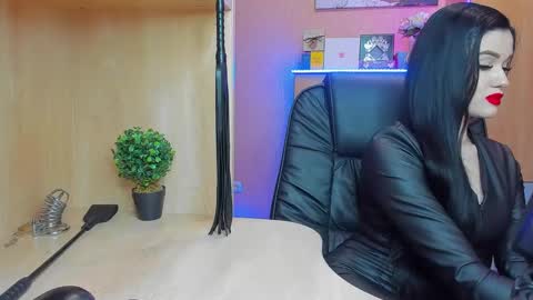 Snapshot of mistress_kristi chatting on 18, 2, 2025 Mistress Kristi online show from 18, 2, 2025