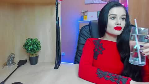 Snapshot of mistress_kristi chatting on 9, 3, 2025 Mistress Kristi online show from 9, 3, 2025