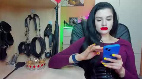Snapshot of mistress_kristi chatting on 10, 10, 2025 Mistress Kristi online show from 10, 10, 2025