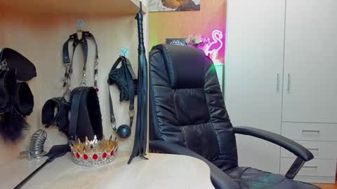 Mistress Kristi online show from 11, 11, 2025