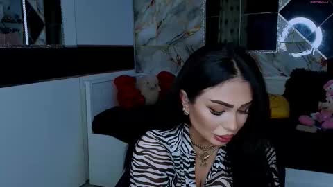 Snapshot of mistress_meryem chatting on 25, 11, 2025 mistress_meryem online show from 25, 11, 2025