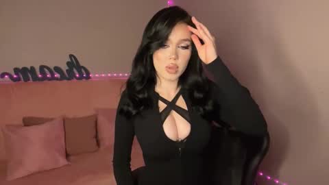 Mia online show from 25, 10, 2025