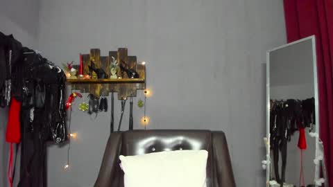 Snapshot of mistress_pamela_ chatting on 25, 12, 2024 Mistress Pamela online show from 25, 12, 2024