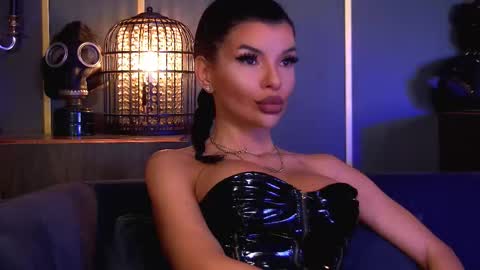 Snapshot of mistresselenia chatting on 5, 12, 2025 Elenia online show from 5, 12, 2025