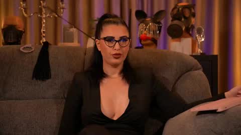 Snapshot of mistresskellykent chatting on 13, 9, 2025 Mistress Kelly online show from 13, 9, 2025