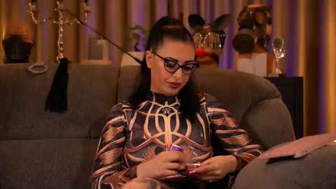 Snapshot of mistresskellykent chatting on 14, 9, 2025 Mistress Kelly online show from 14, 9, 2025