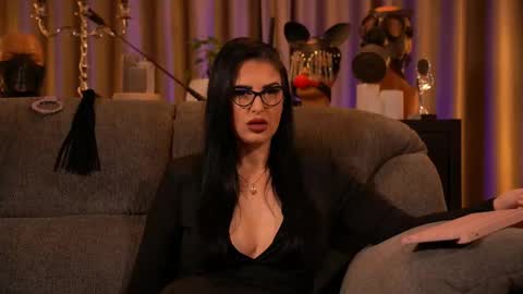 Snapshot of mistresskellykent chatting on 18, 9, 2025 Mistress Kelly online show from 18, 9, 2025