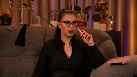 Snapshot of mistresskellykent chatting on 20, 9, 2025 Mistress Kelly online show from 20, 9, 2025