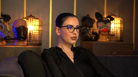 Snapshot of mistresskellykent chatting on 21, 5, 2026 Mistress Kelly online show from 21, 5, 2026